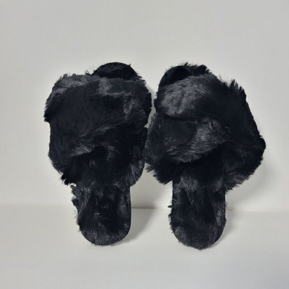 FamiPort Fuzzy Fur Cross-Band Cushioned Non-Slip indoor/outdoor slippers - Picture 5 of 14